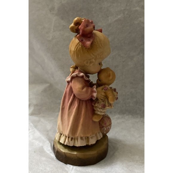 Wood Carving ANRI Wake-up Kiss Girl & Toys Figurine Signed Sarah Kay Teddy Vtg - Picture 2 of 12